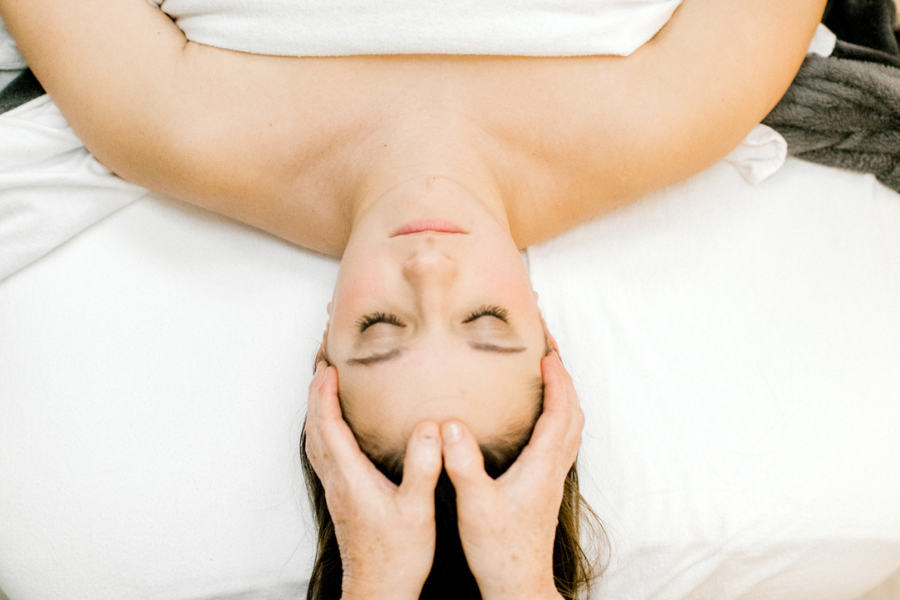 massage therapy, forehead massage, wellness spa